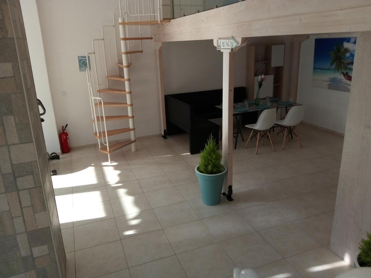 Vonitsa Loft Apartment 1 Buitenkant foto